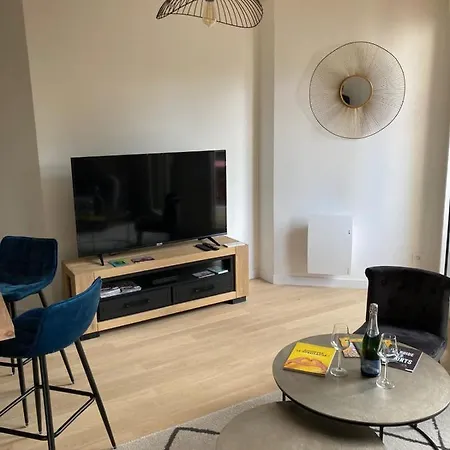 Nice And Quiet 40M In Courbevoie With Parking Exterior photo