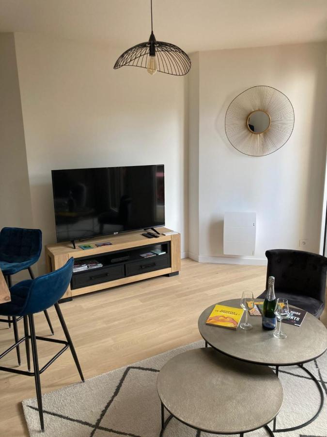 And Quiet In With Parking Courbevoie
