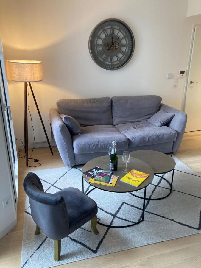 And Quiet 40m In With Parking Apartment *