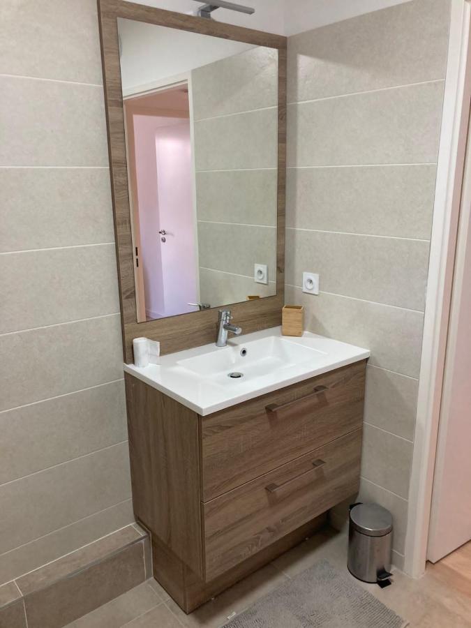 Apartment And Quiet 40m In With Parking